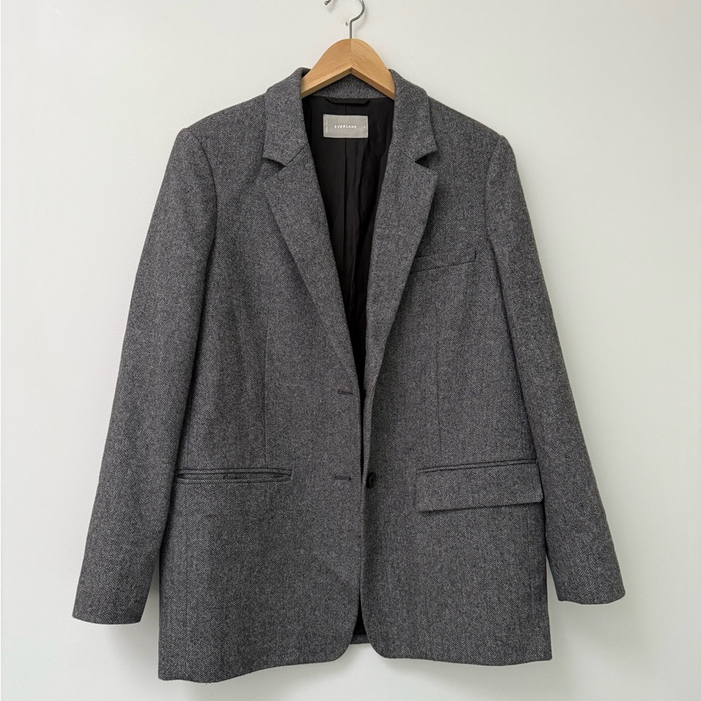 Everlane Gray Wool Herringbone Blazer with Tailored Cut